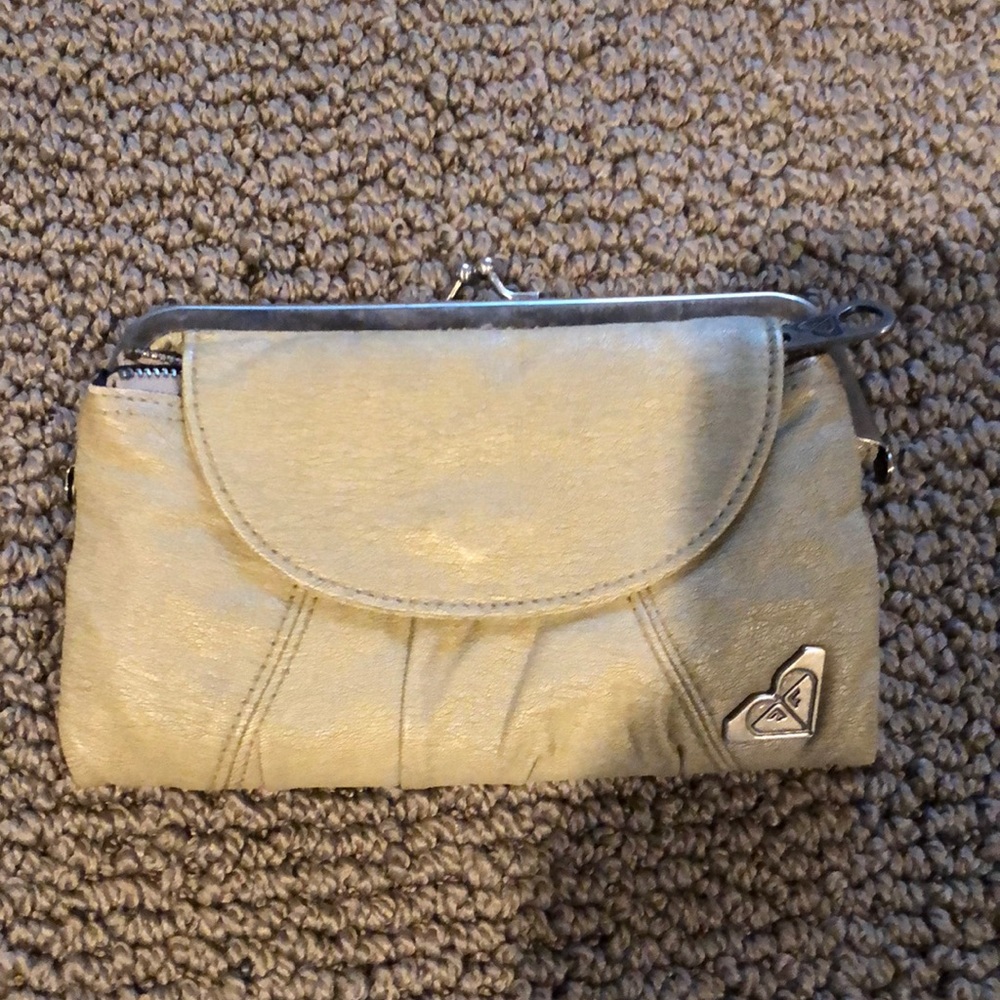 Roxy Clutch!